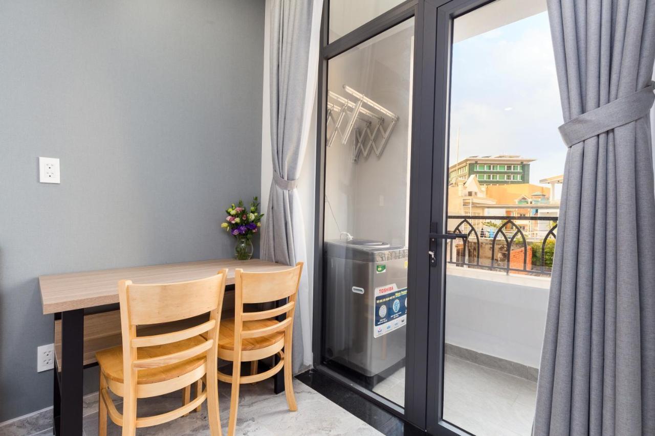Yours Studio Airport Hotel Ho Chi Minh City Exterior photo