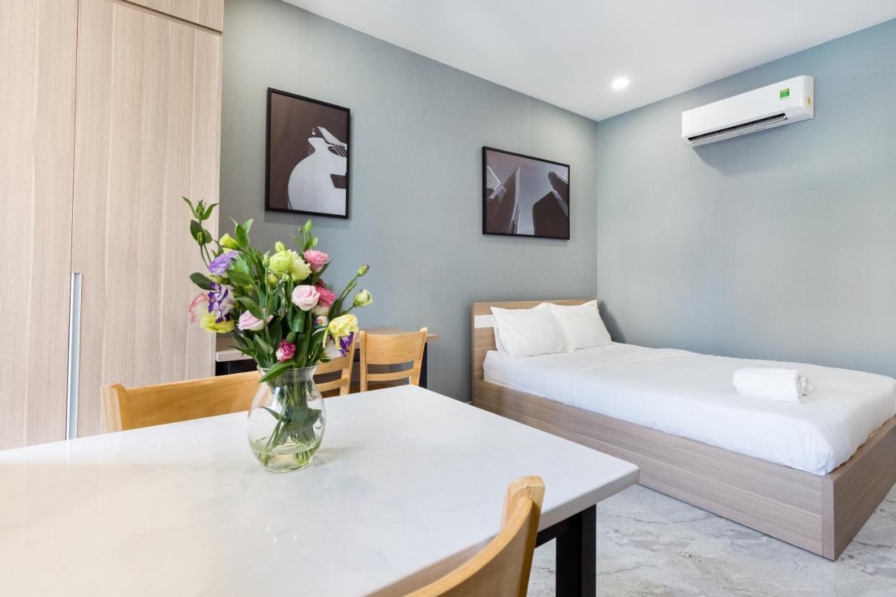 Yours Studio Airport Hotel Ho Chi Minh City Exterior photo